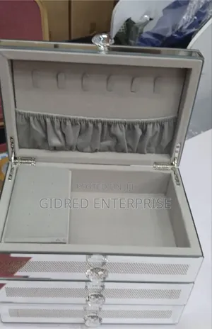Wholesale and Retail of Quality Jewelry Organizer