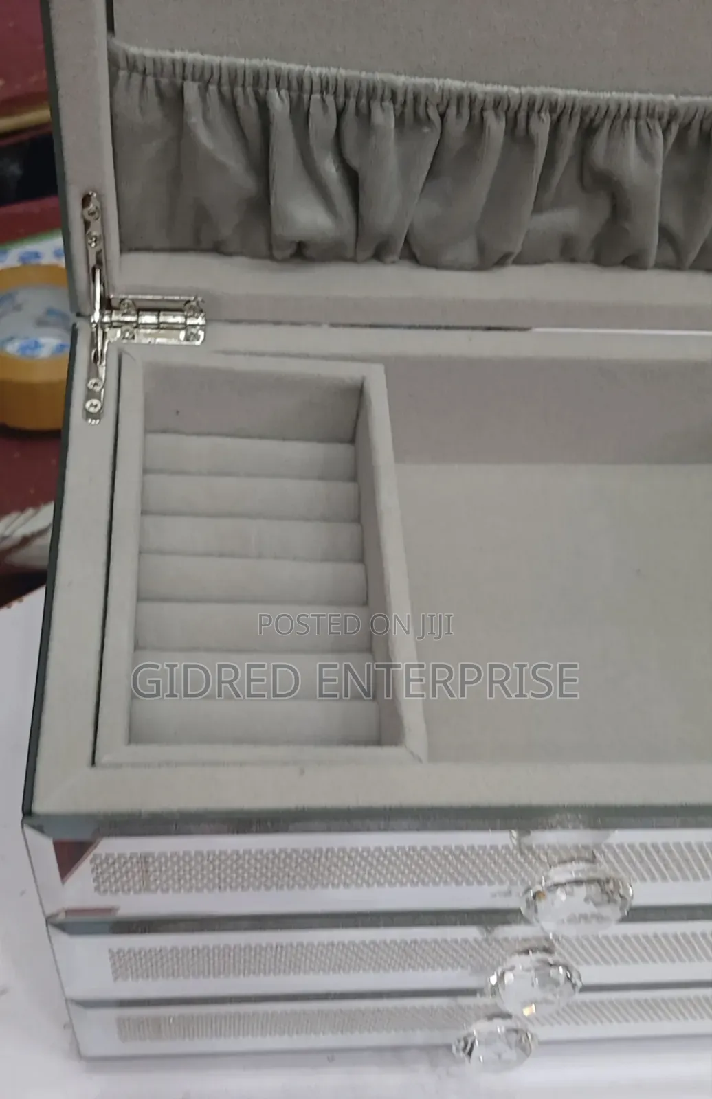 Wholesale and Retail of Quality Jewelry Organizer
