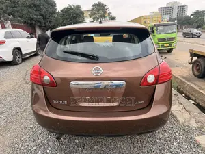 Nissan Rogue SV 2013 Brown
