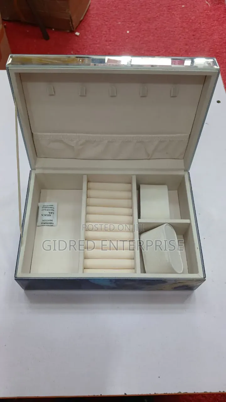 Wholesale and Retail of Quality Jewelry Organizer