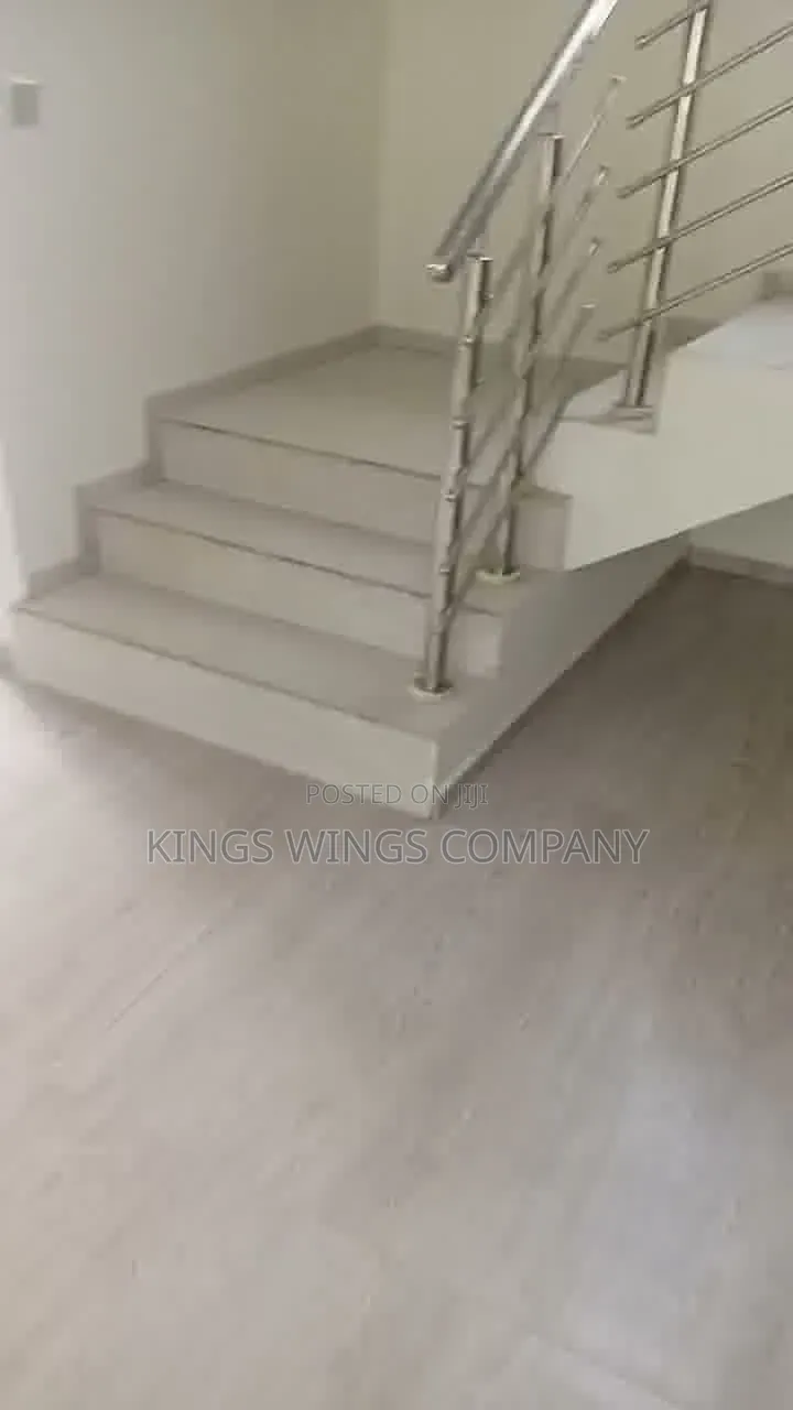 5bdrm House in Palm Ridge Estate, Community 25 for rent