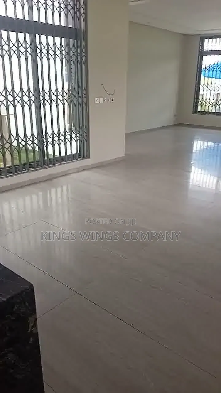5bdrm House in Palm Ridge Estate, Community 25 for rent