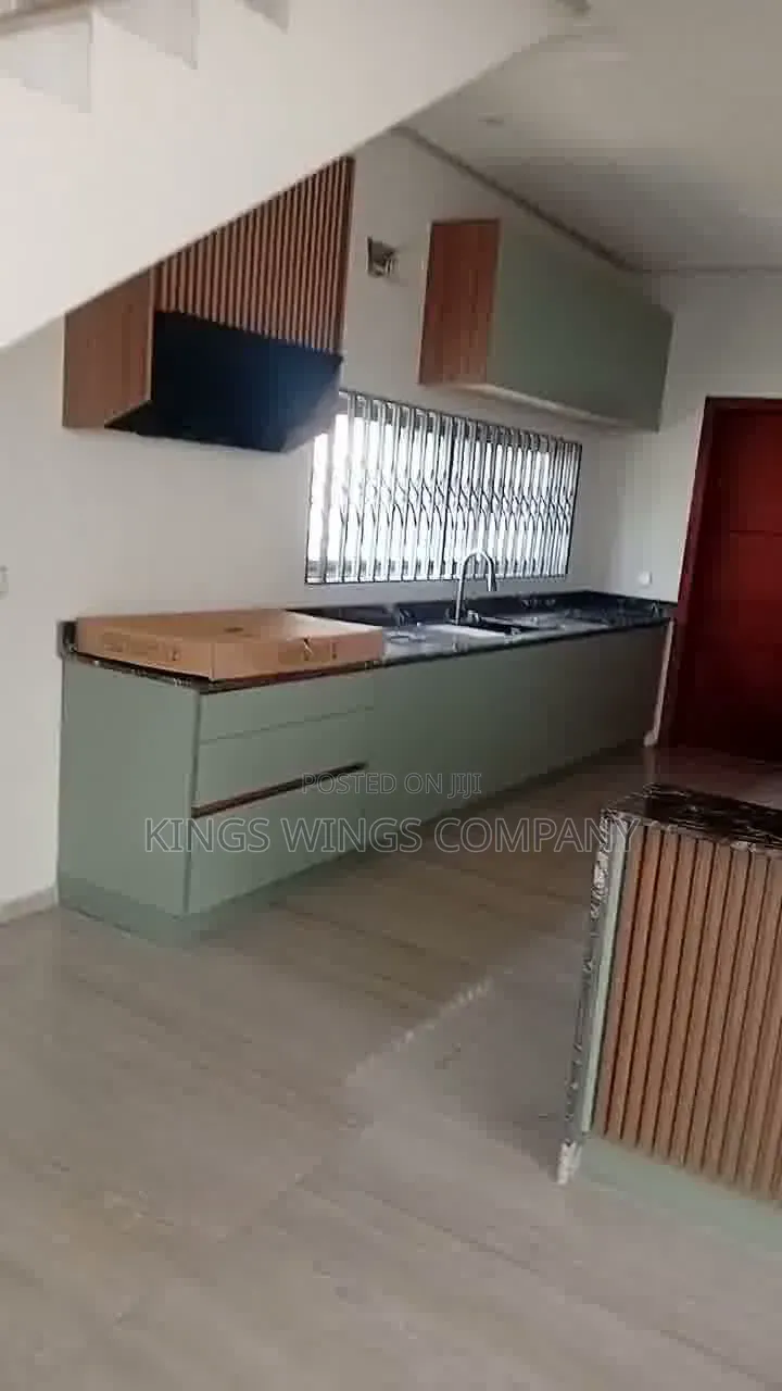 5bdrm House in Palm Ridge Estate, Community 25 for rent