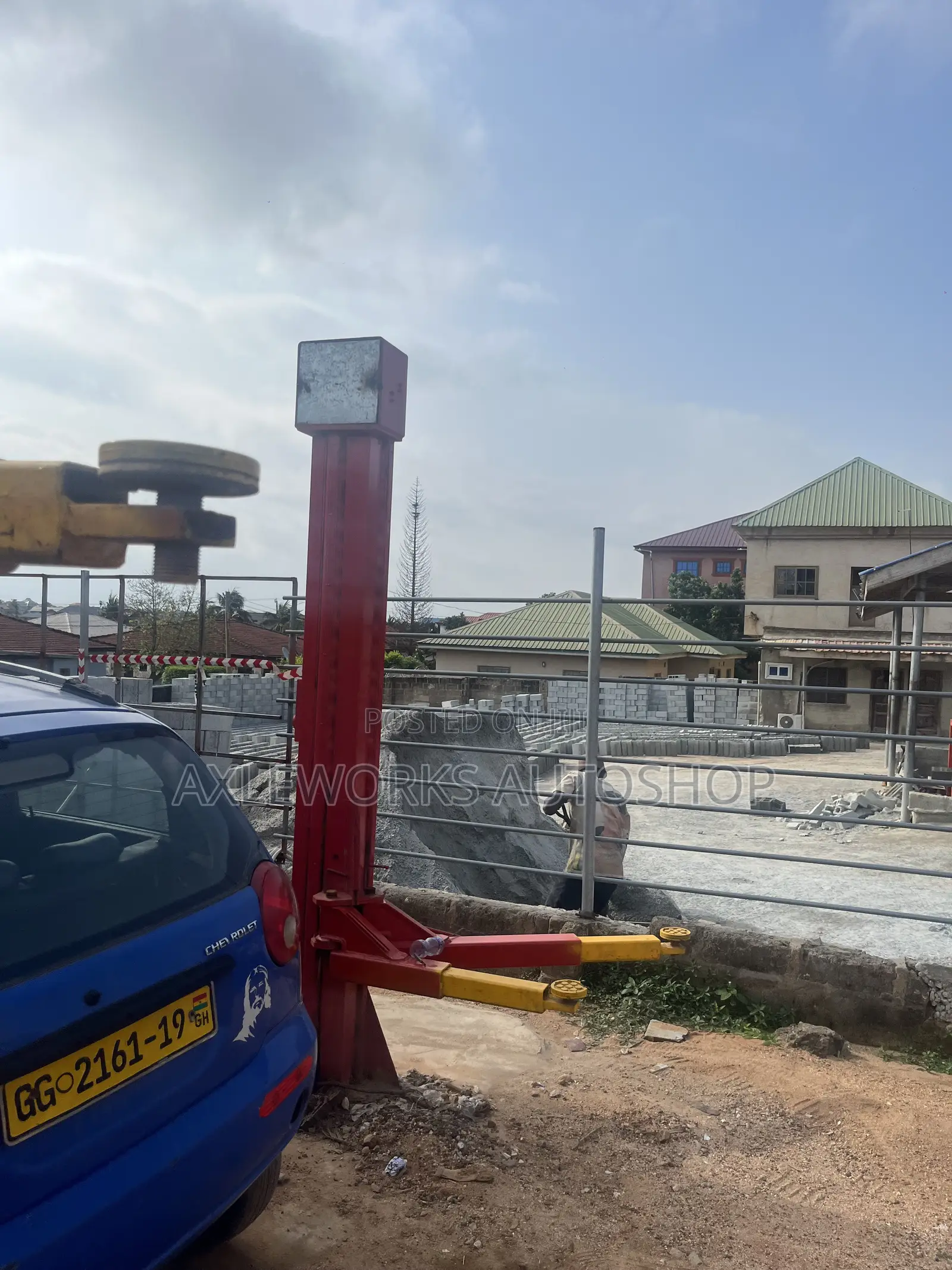 2-Post Car Lift (2.5-Ton)