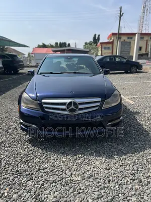 Mercedes-Benz C250 2013 Blue
