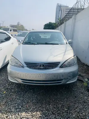 Toyota Camry LE 4dr Sedan (2.4L 4cyl 5A) 2005 Silver