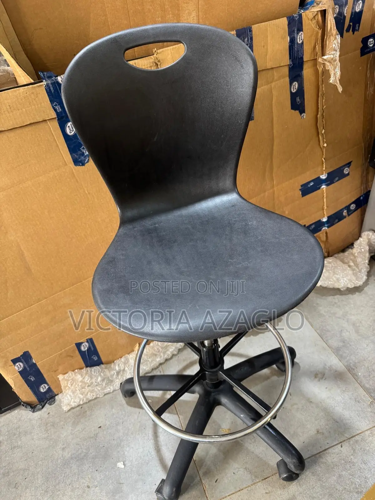 Adjustable Barbering / Saloon Chairs - Quality Seat