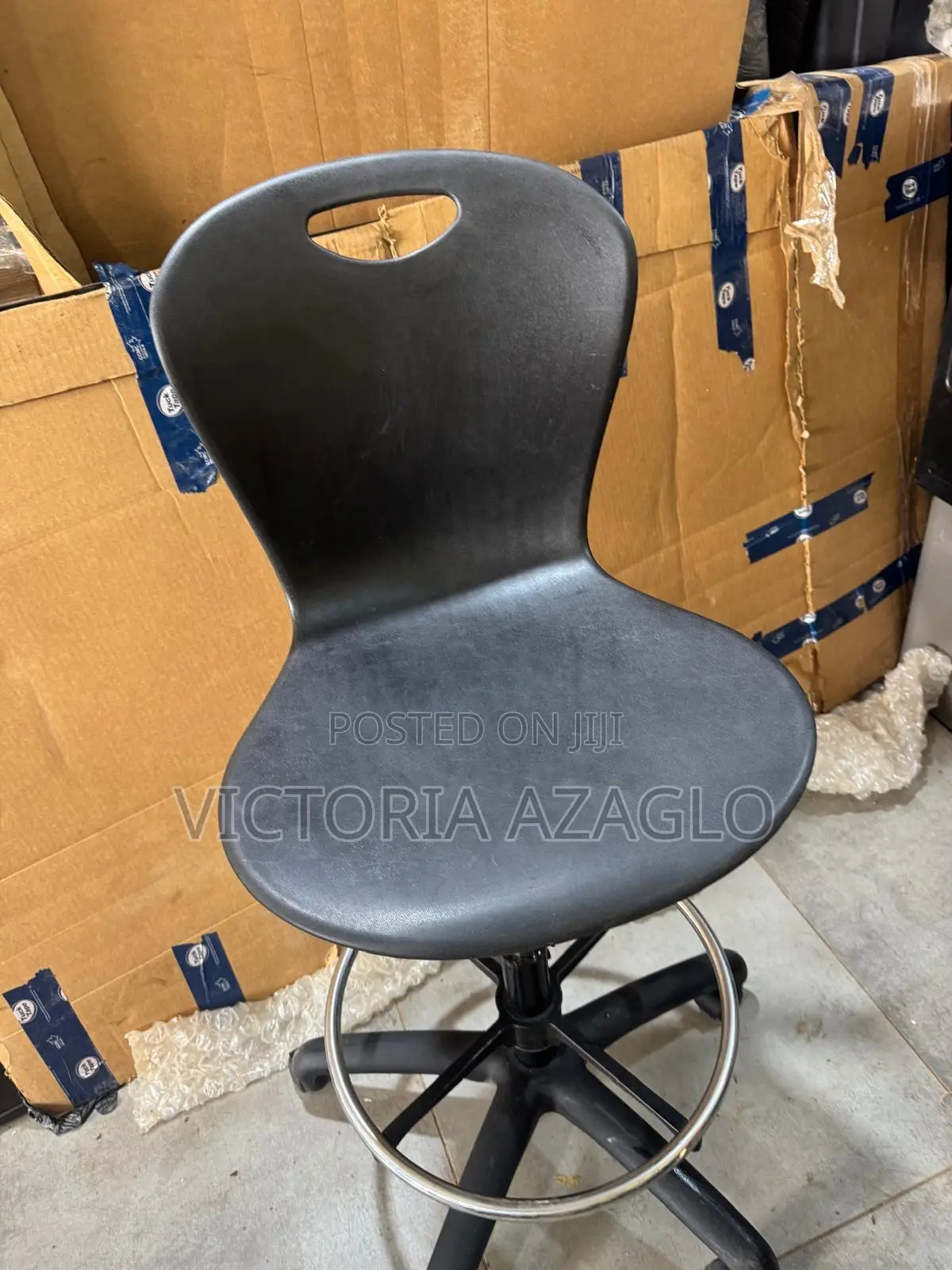 Adjustable Barbering / Saloon Chairs - Quality Seat
