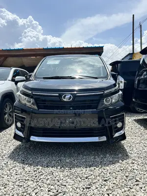Toyota Voxy V 4WD 8-Seater 2014 Black