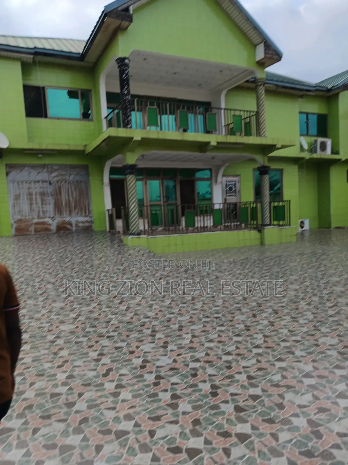 7bdrm House in Kingzion Real, Olebu for sale