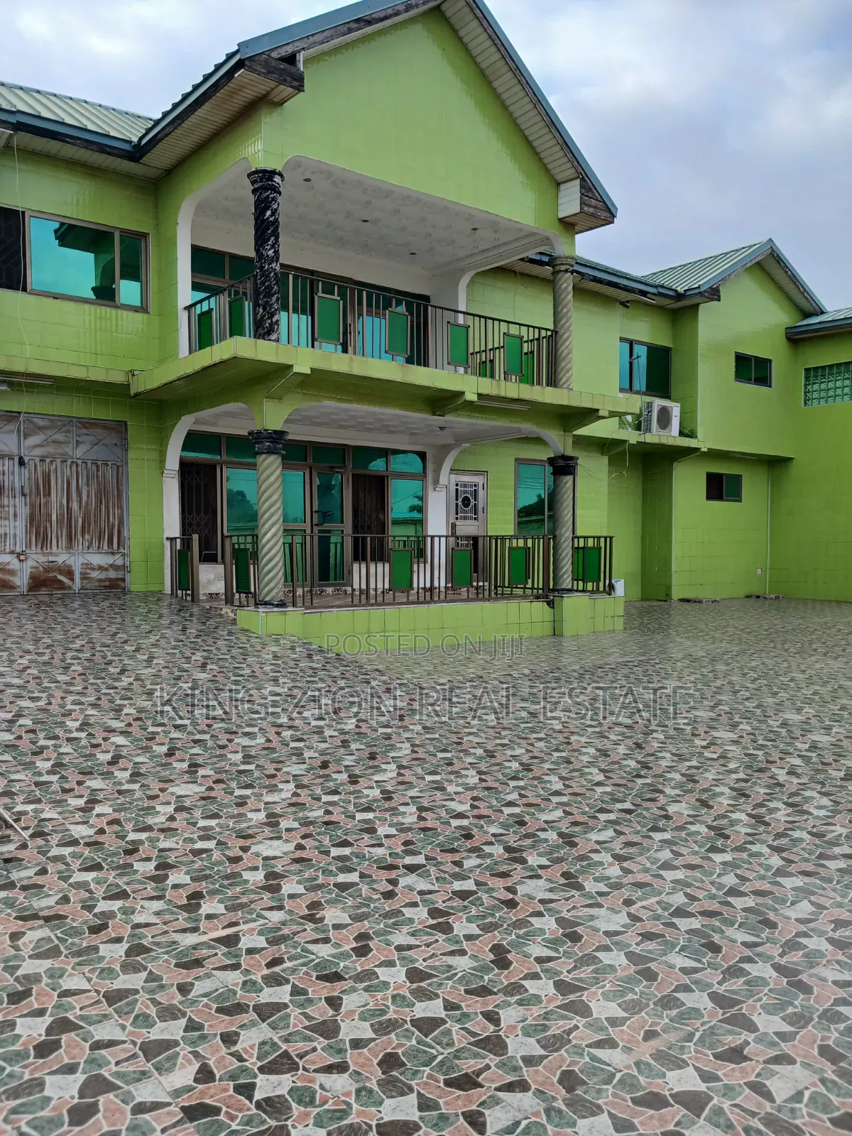 7bdrm House in Kingzion Real, Olebu for sale