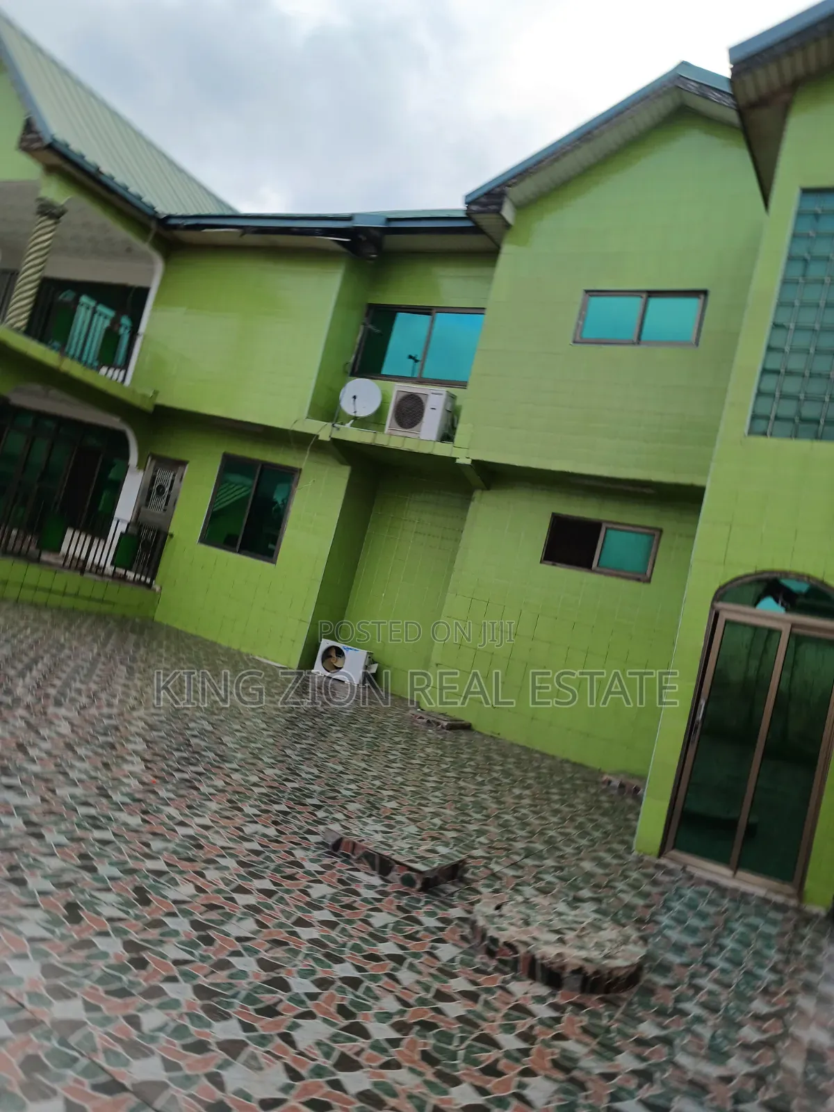 7bdrm House in Kingzion Real, Olebu for sale