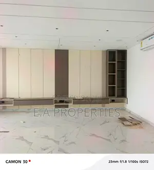4bdrm House in E A Properties, Lake Side Estate for sale