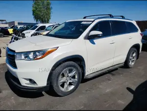 Toyota Highlander XLE 4dr SUV AWD (3.5L 6cyl 6A) 2015 Off white