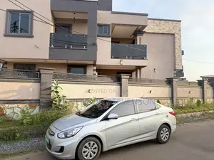Hyundai Accent GLS 4dr Sedan (1.6L 4cyl 6M) 2015 Silver