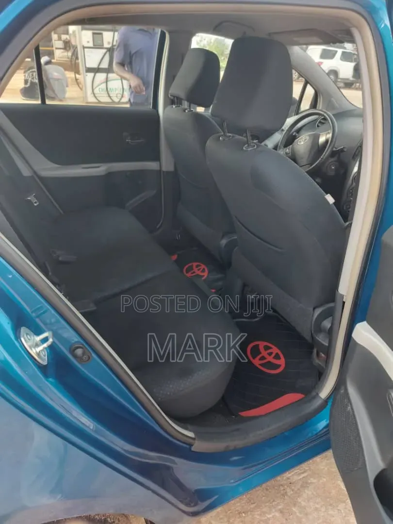 Toyota Yaris 2010 Blue