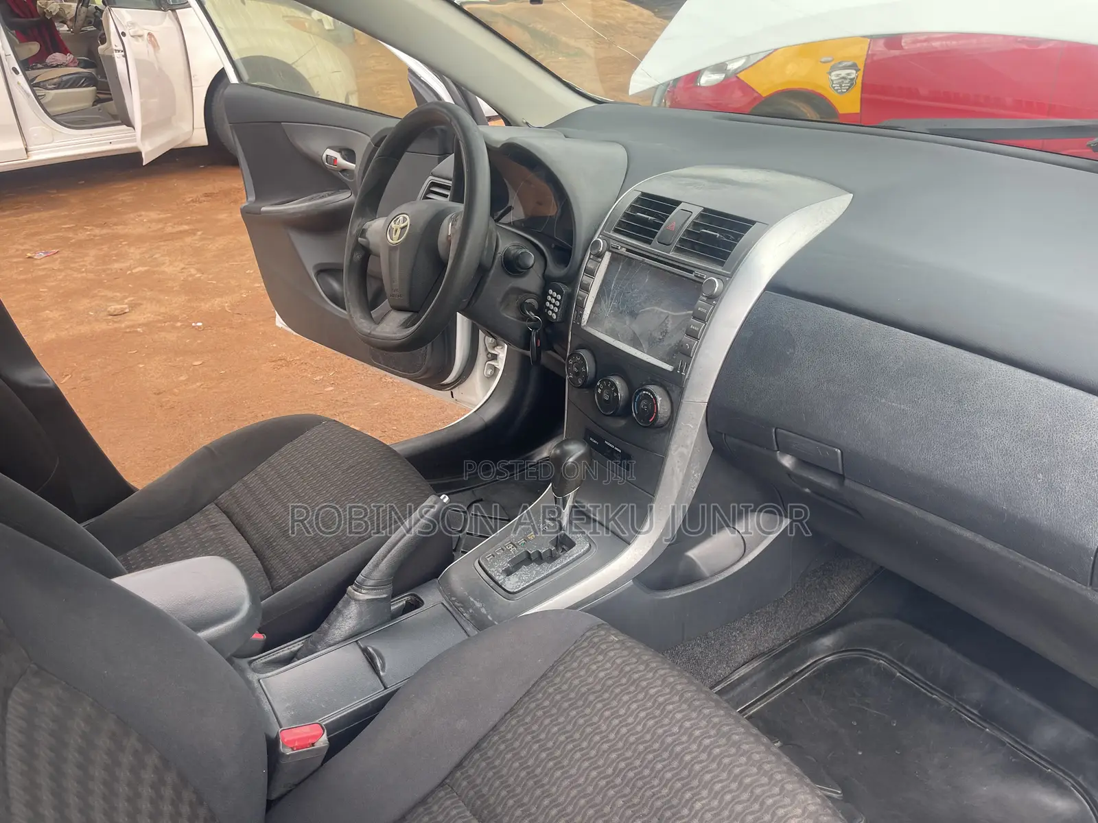 Toyota Corolla LE 4dr Sedan (1.8L 4cyl 4A) 2012 White