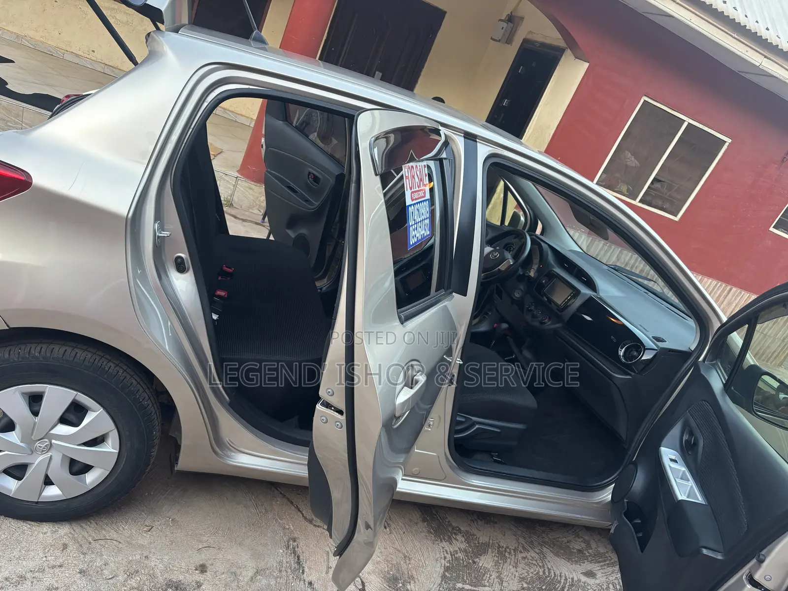 Toyota Vitz 1.3 AWD 3dr 2016 Brown