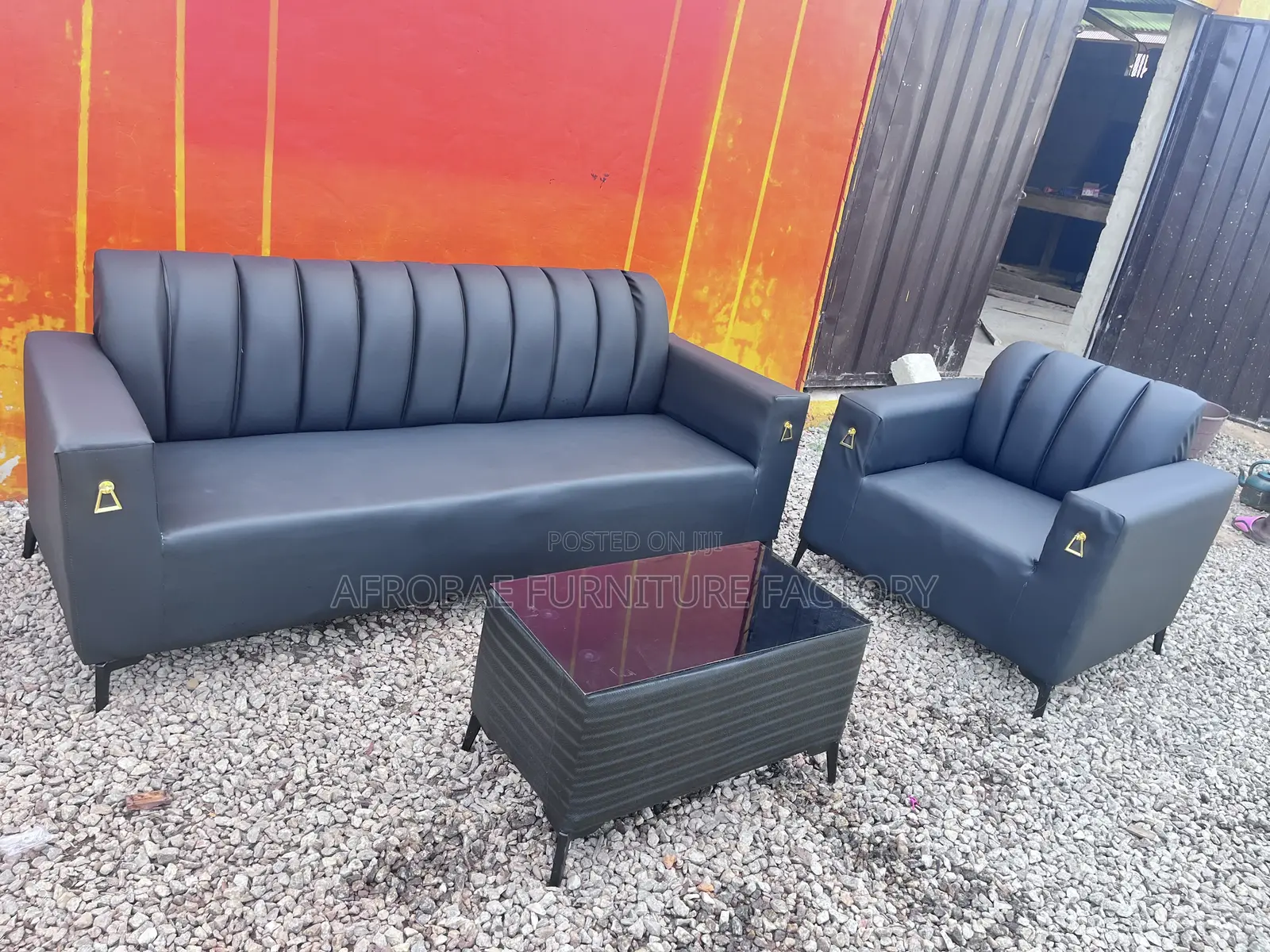 Quality and Spacious Sofa Chairs