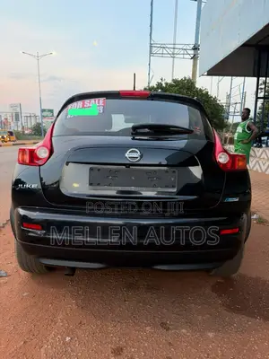 Nissan Juke SV 4dr Hatchback (1.6L 4cyl Turbo 6M) 2014 Black