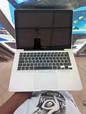 Laptop Apple MacBook Pro 8GB Intel Core i5 HDD 250GB