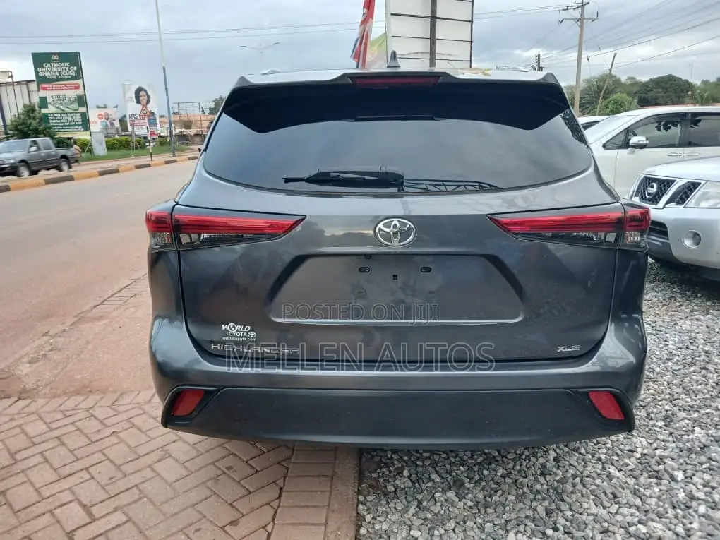 Toyota Highlander XLE 2021