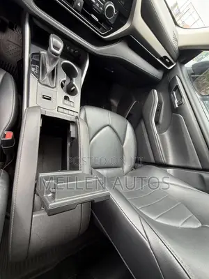 Toyota Highlander XLE 2021