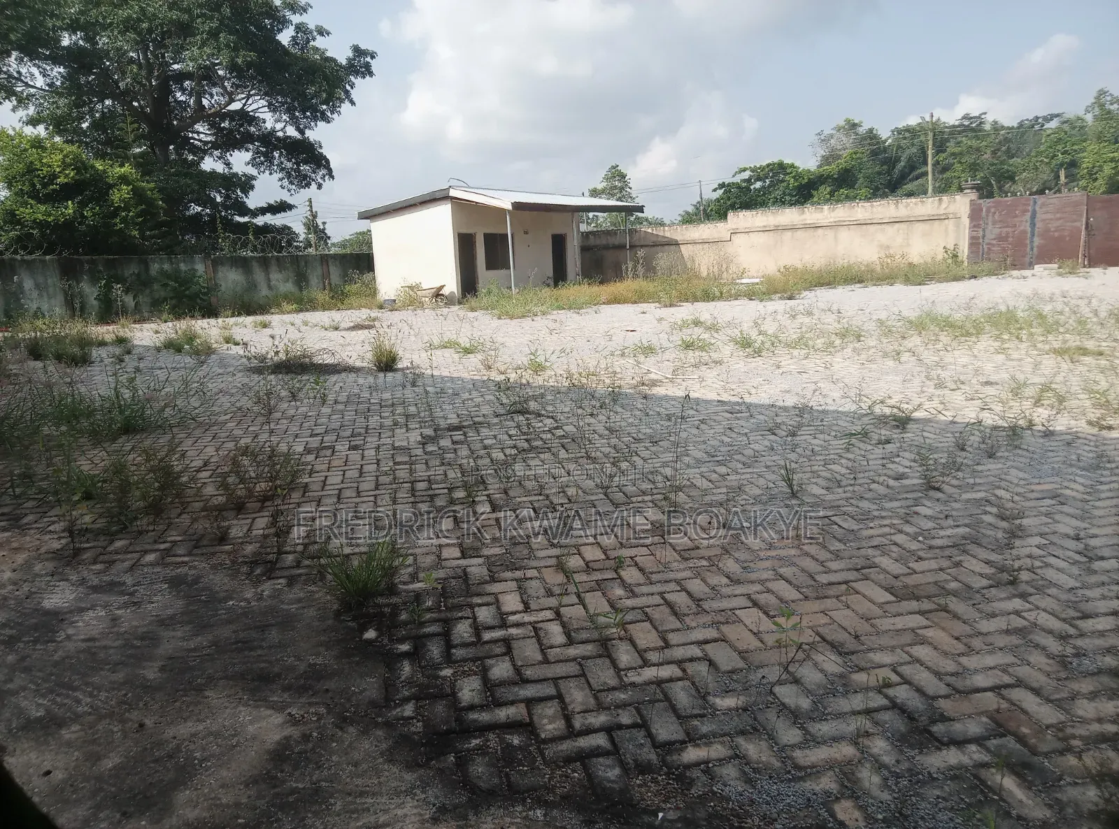 Warehouse for Sale at Anwia Nkwanta Obuoasi Road
