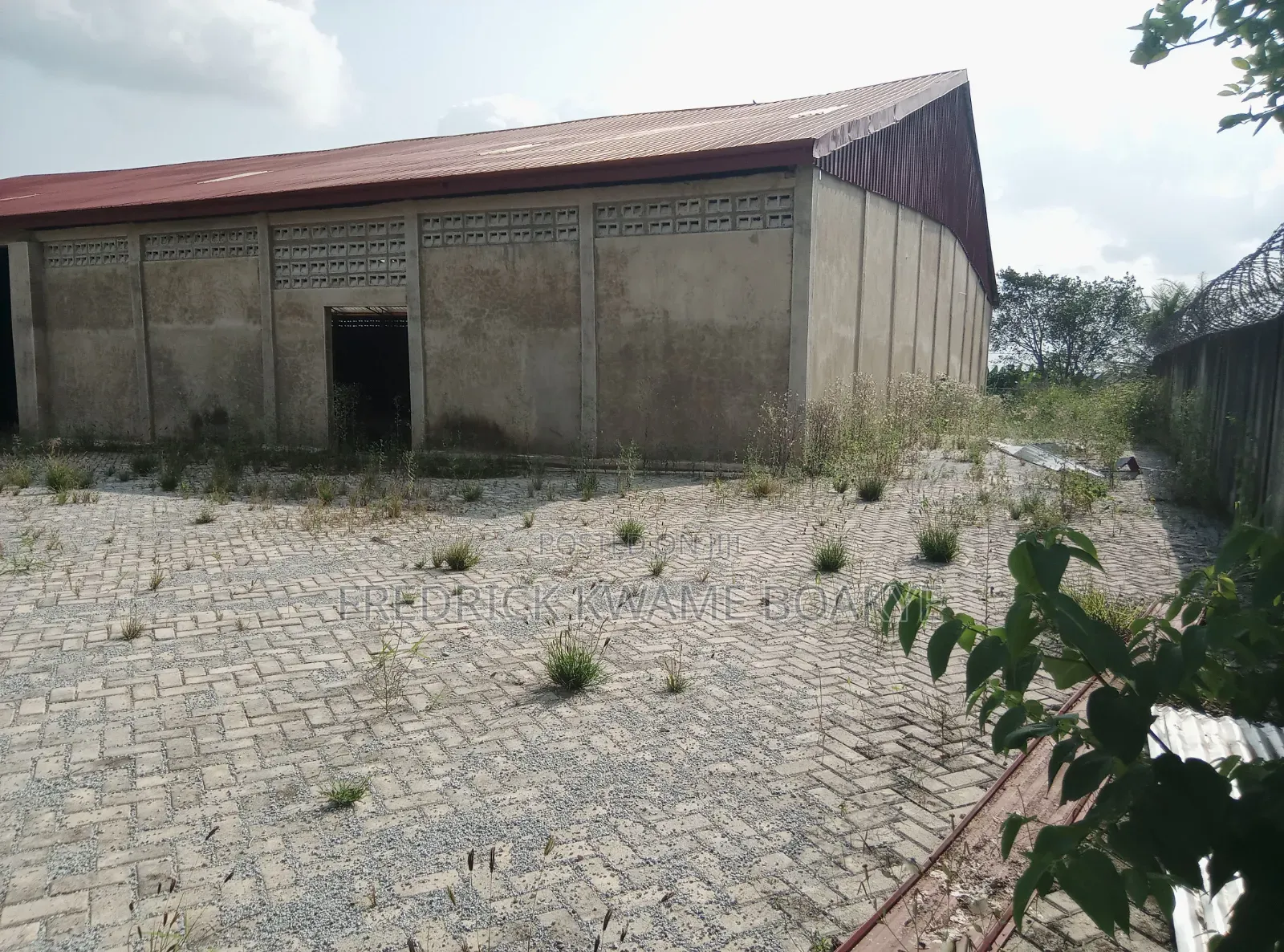 Warehouse for Sale at Anwia Nkwanta Obuoasi Road