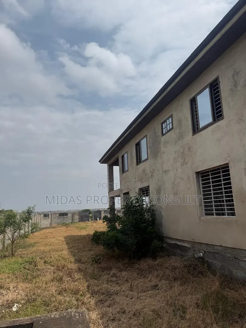 6bdrm House in Community 25 for sale