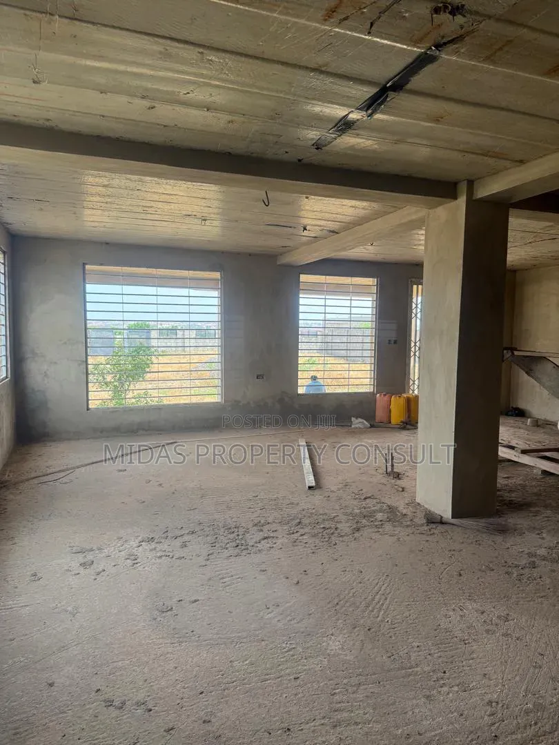 6bdrm House in Community 25 for sale