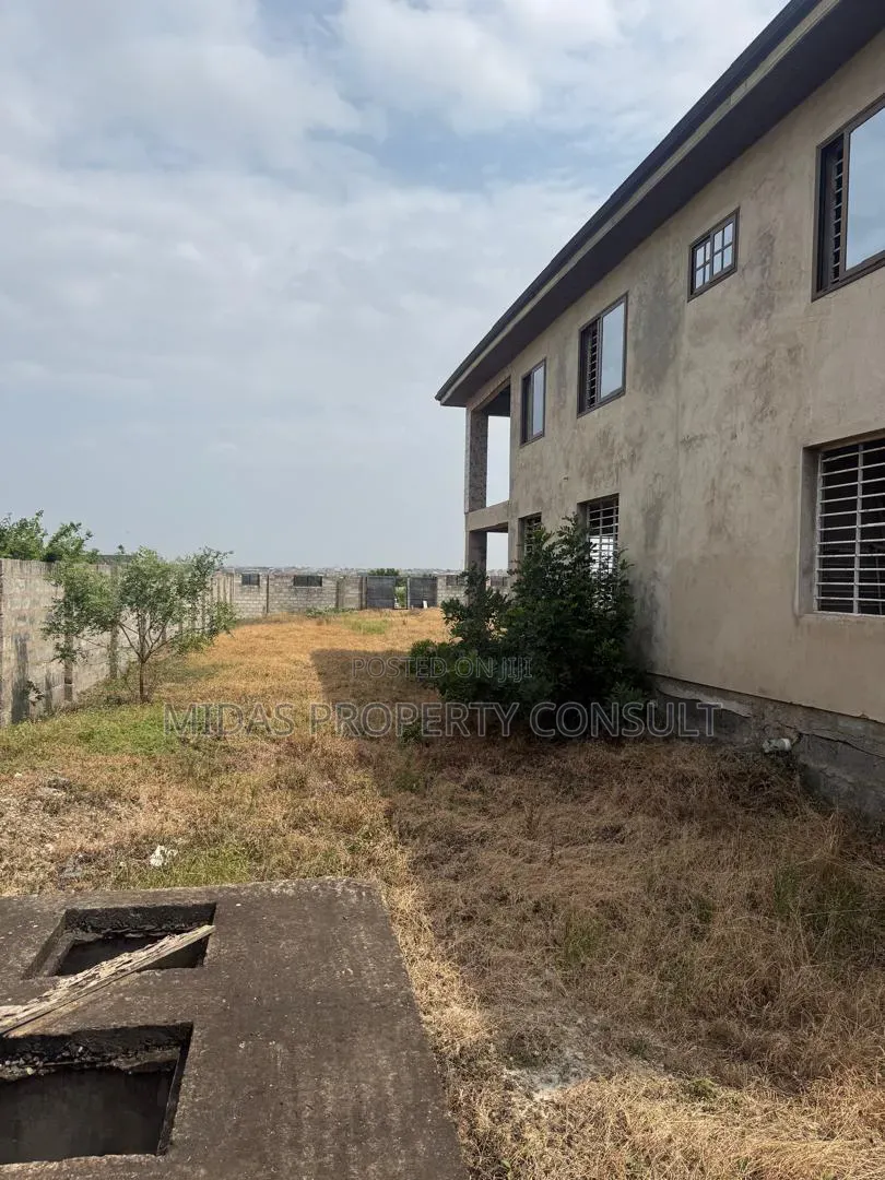6bdrm House in Community 25 for sale