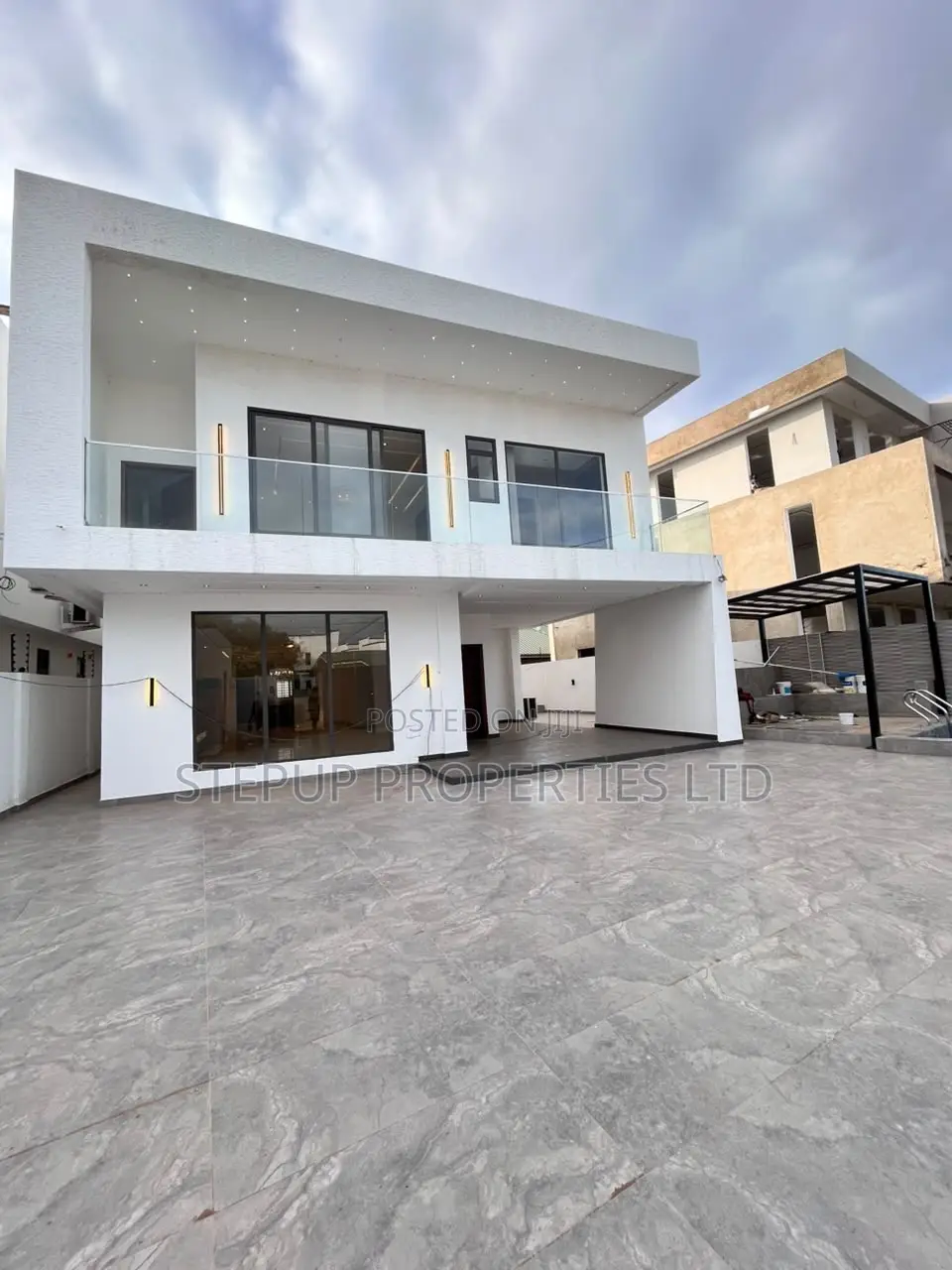 4bdrm House in East Legon, Adjiriganor for sale
