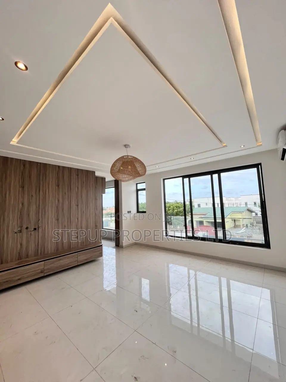 4bdrm House in East Legon, Adjiriganor for sale
