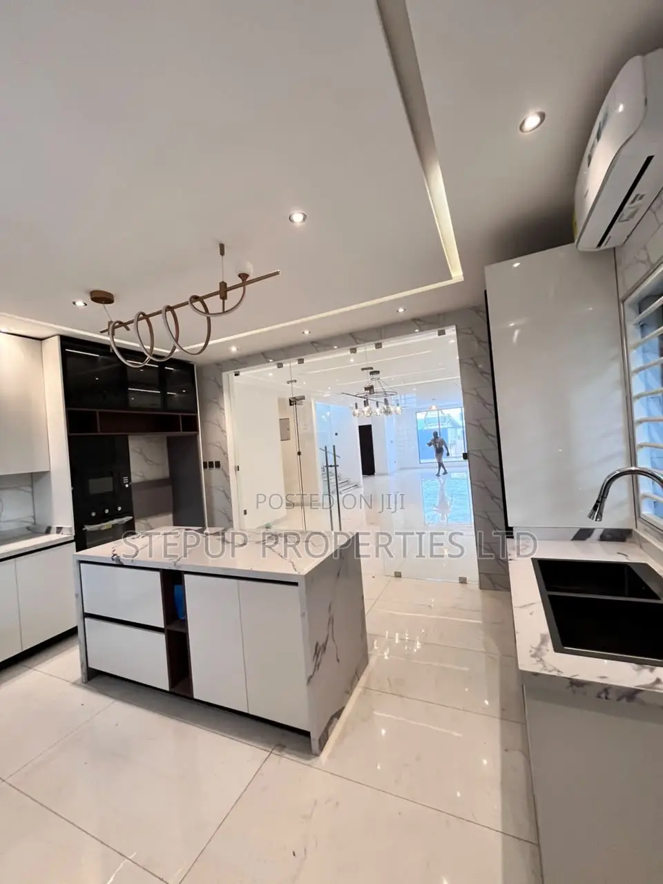 4bdrm House in East Legon, Adjiriganor for sale