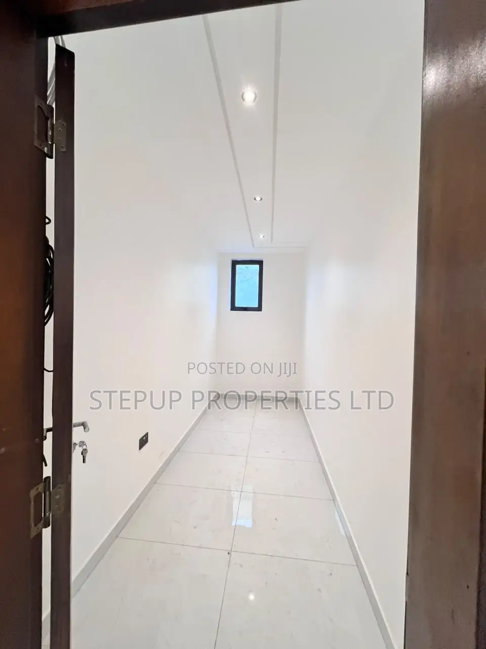 4bdrm House in East Legon, Adjiriganor for sale