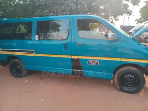 Toyota HiAce 2008 Green
