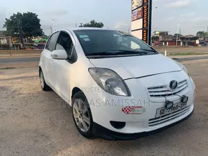 Toyota Vitz 2010 White