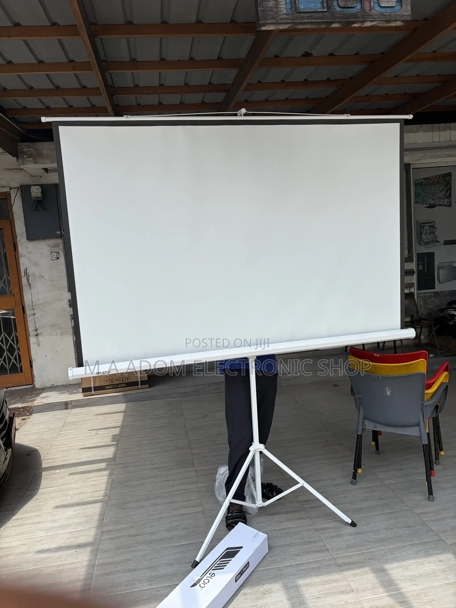 Tripod Manual 180x180cm Projector Screen