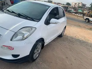 Toyota Vitz 2010 White