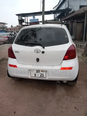 Toyota Vitz 2010 White