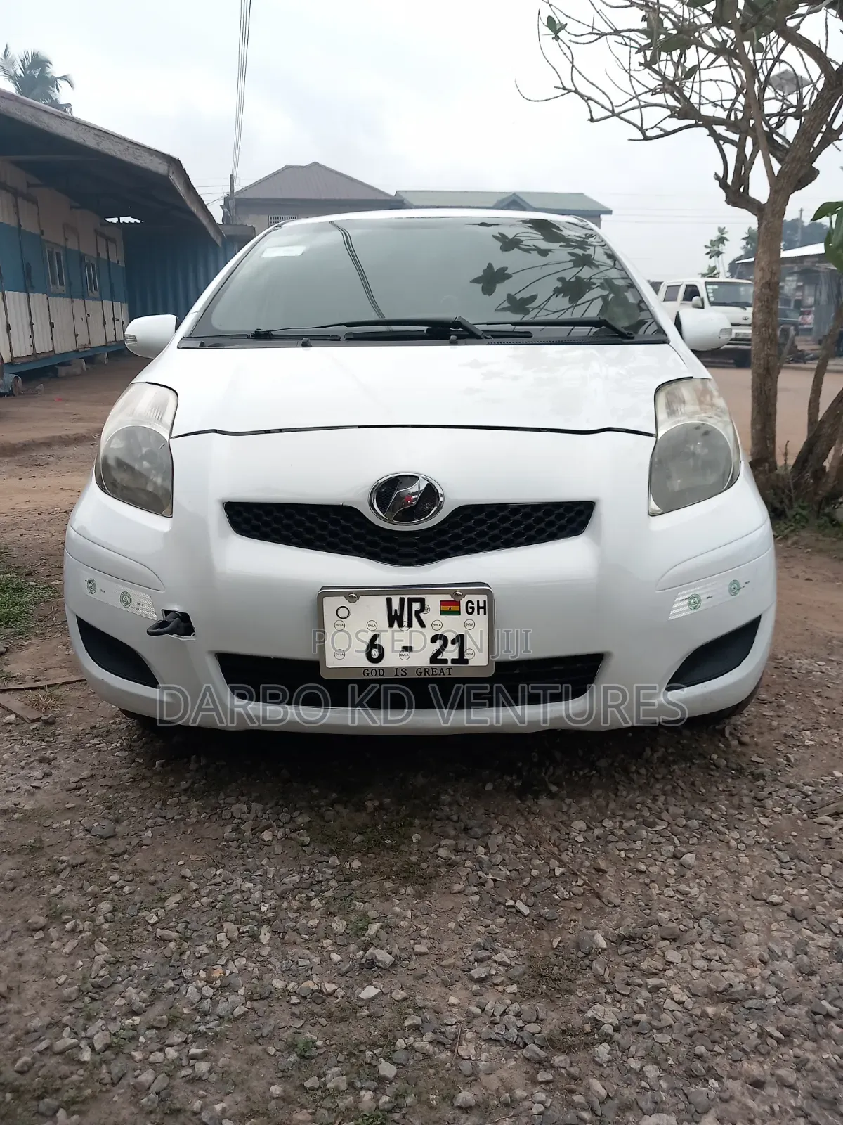 Toyota Vitz 2010 White
