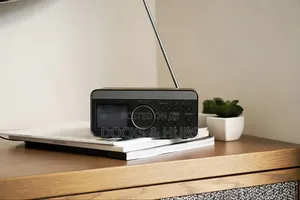 PEAQ Compact DAB+ FM Clock Radio (PCR 540)