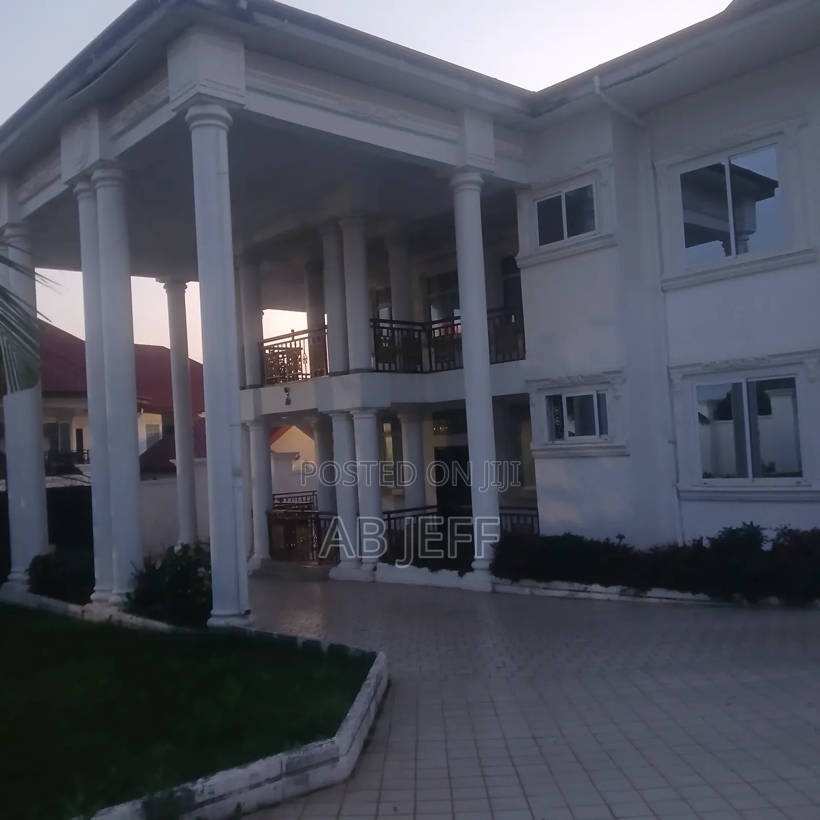 7bdrm House in Hiltop Executive, Kumasi Metropolitan for sale