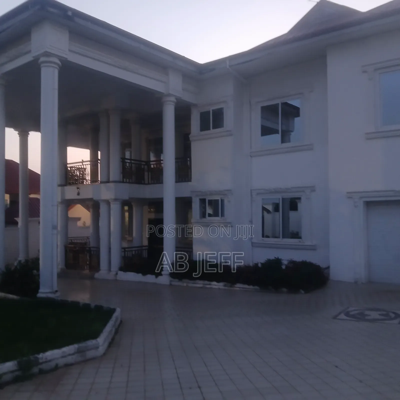 7bdrm House in Hiltop Executive, Kumasi Metropolitan for sale