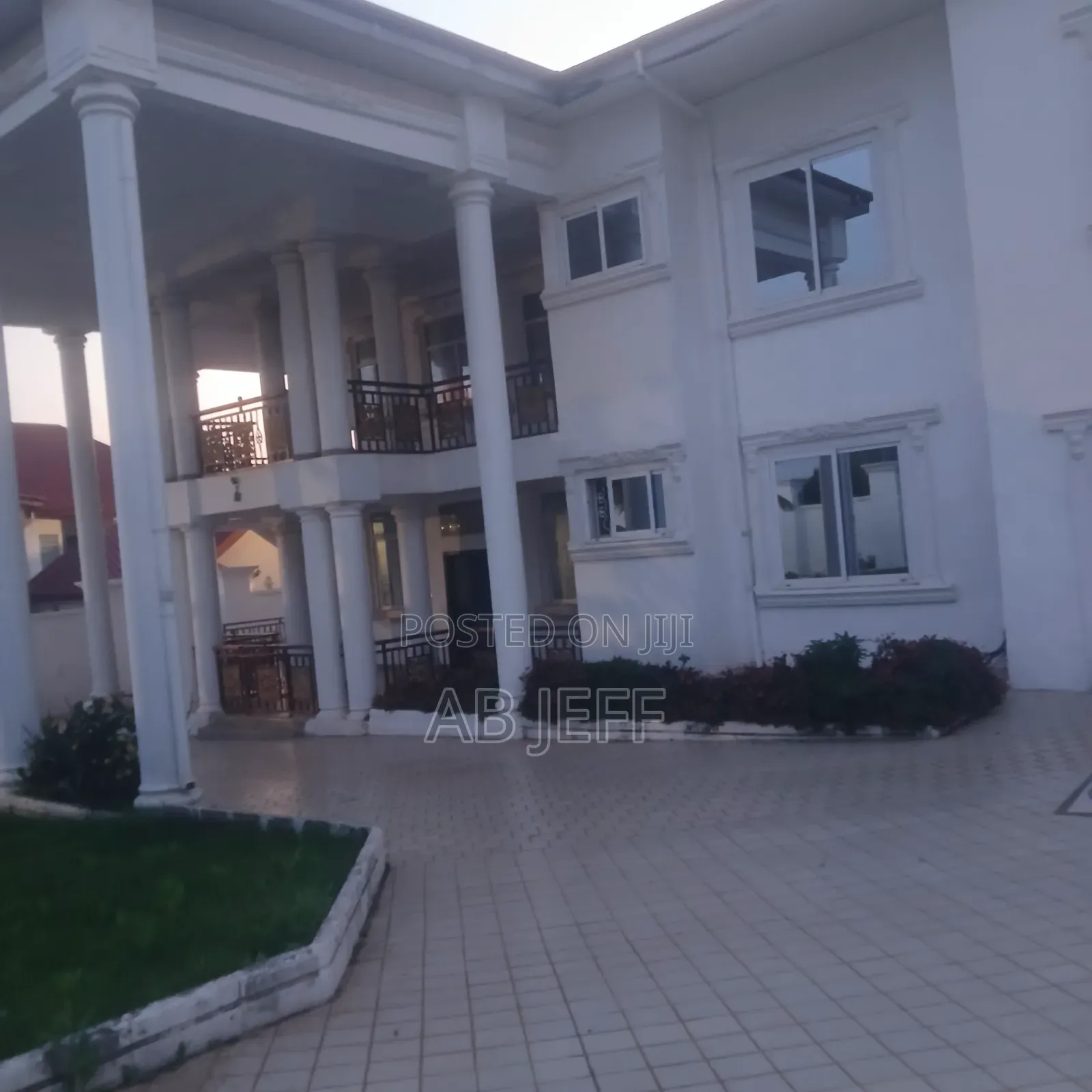 7bdrm House in Hiltop Executive, Kumasi Metropolitan for sale