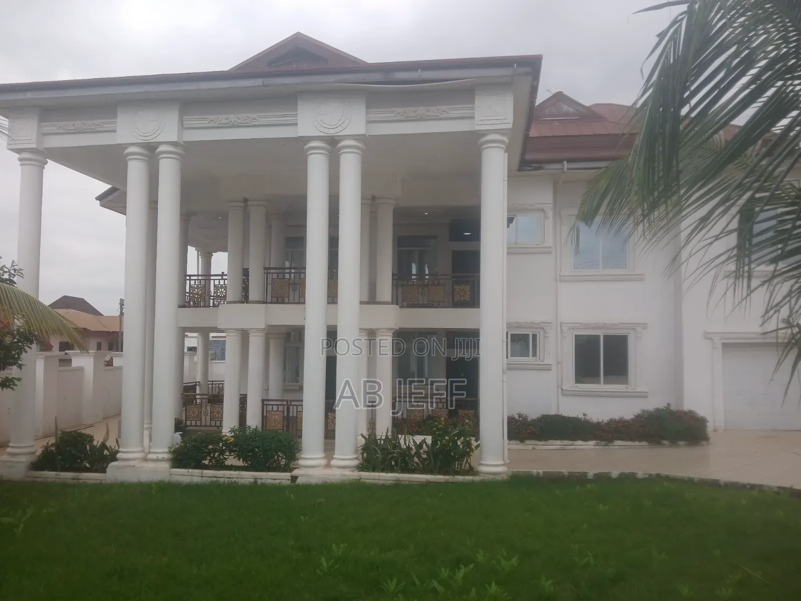7bdrm House in Hiltop Executive, Kumasi Metropolitan for sale