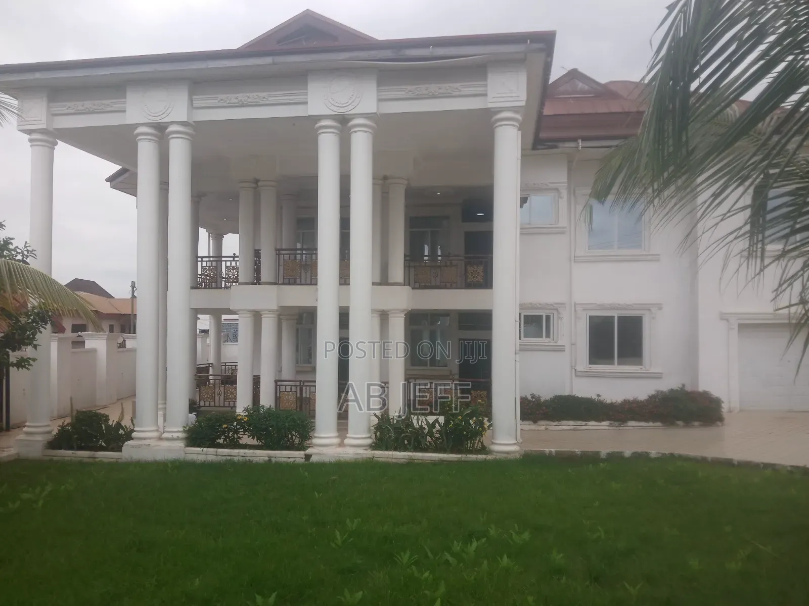 7bdrm House in Hiltop Executive, Kumasi Metropolitan for sale