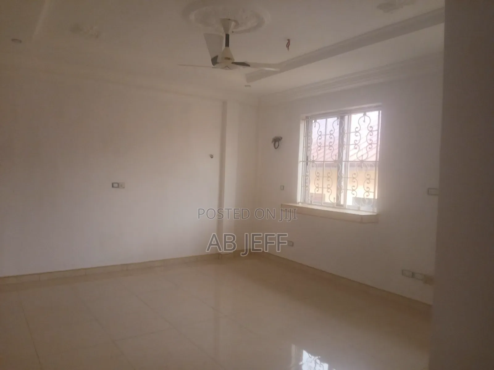 7bdrm House in Hiltop Executive, Kumasi Metropolitan for sale
