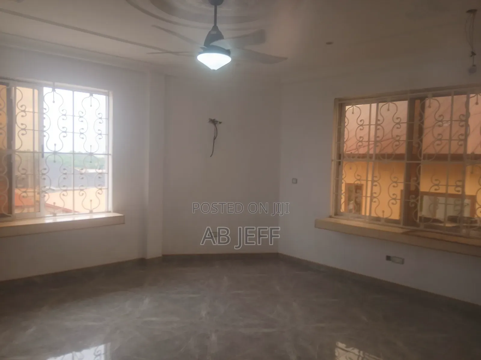 7bdrm House in Hiltop Executive, Kumasi Metropolitan for sale